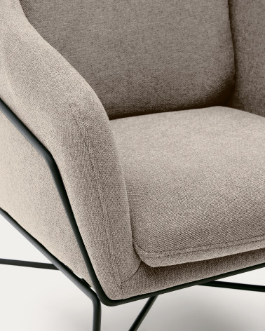 Brida armchair in beige and steel legs with black finish